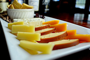 Käse und Wein auf Mallorca